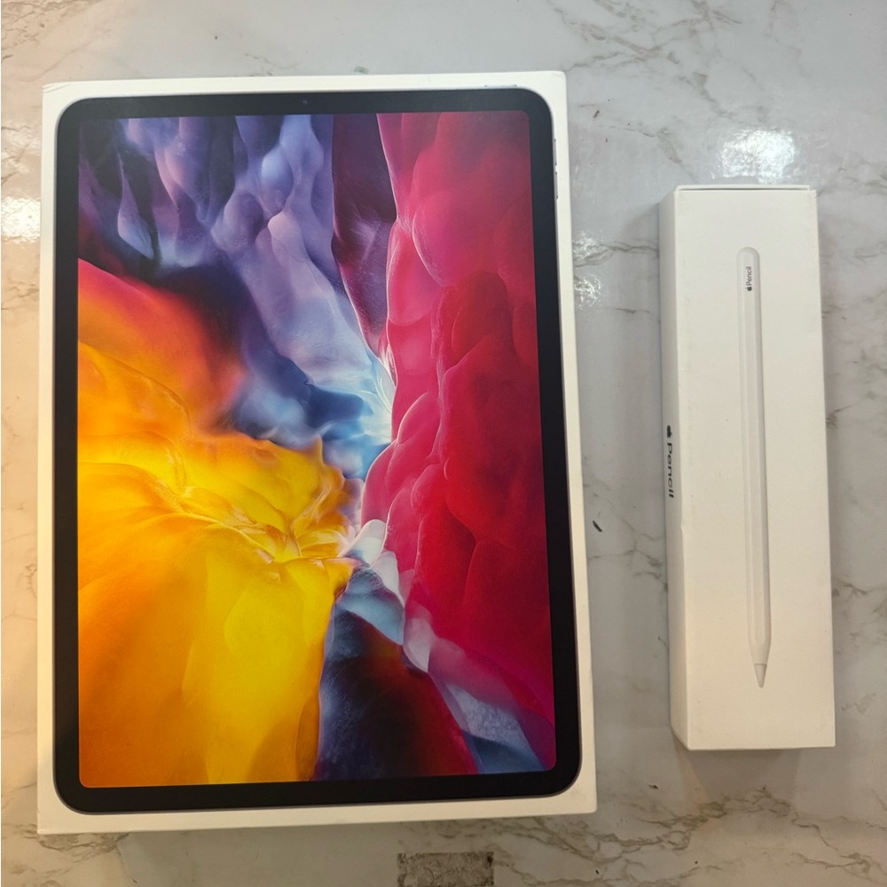 Apple iPad Pro (2nd Gen) with Apple Pencil 11-Inch 256 GB - Picture 5 of 5